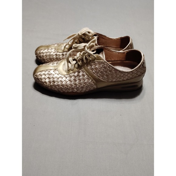 Cole Haan Women Air Leather Weave Casual Metallic Gold Sneaker Shoe 8.5 B Preppy - Picture 4 of 9